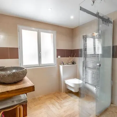 Lovely Townhouse In A Lively Area Close To The Old Nizza Exterior foto
