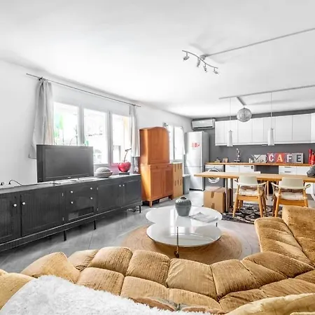 Lovely Townhouse In A Lively Area Close To The Old Nizza Exterior foto