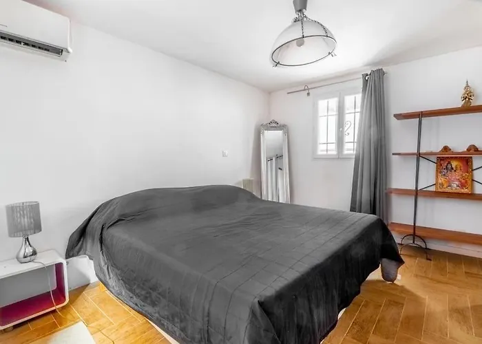 Lovely Townhouse In A Lively Area Close To The Old Nice