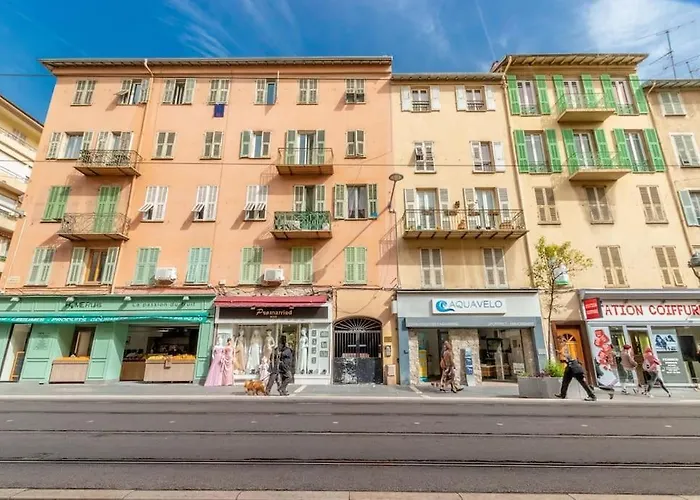 Lovely Townhouse In A Lively Area Close To The Old Nice